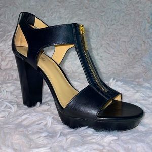 Michael Kors Berkley T-Strap Platform Dress Sandals - Black - Size 6.5M